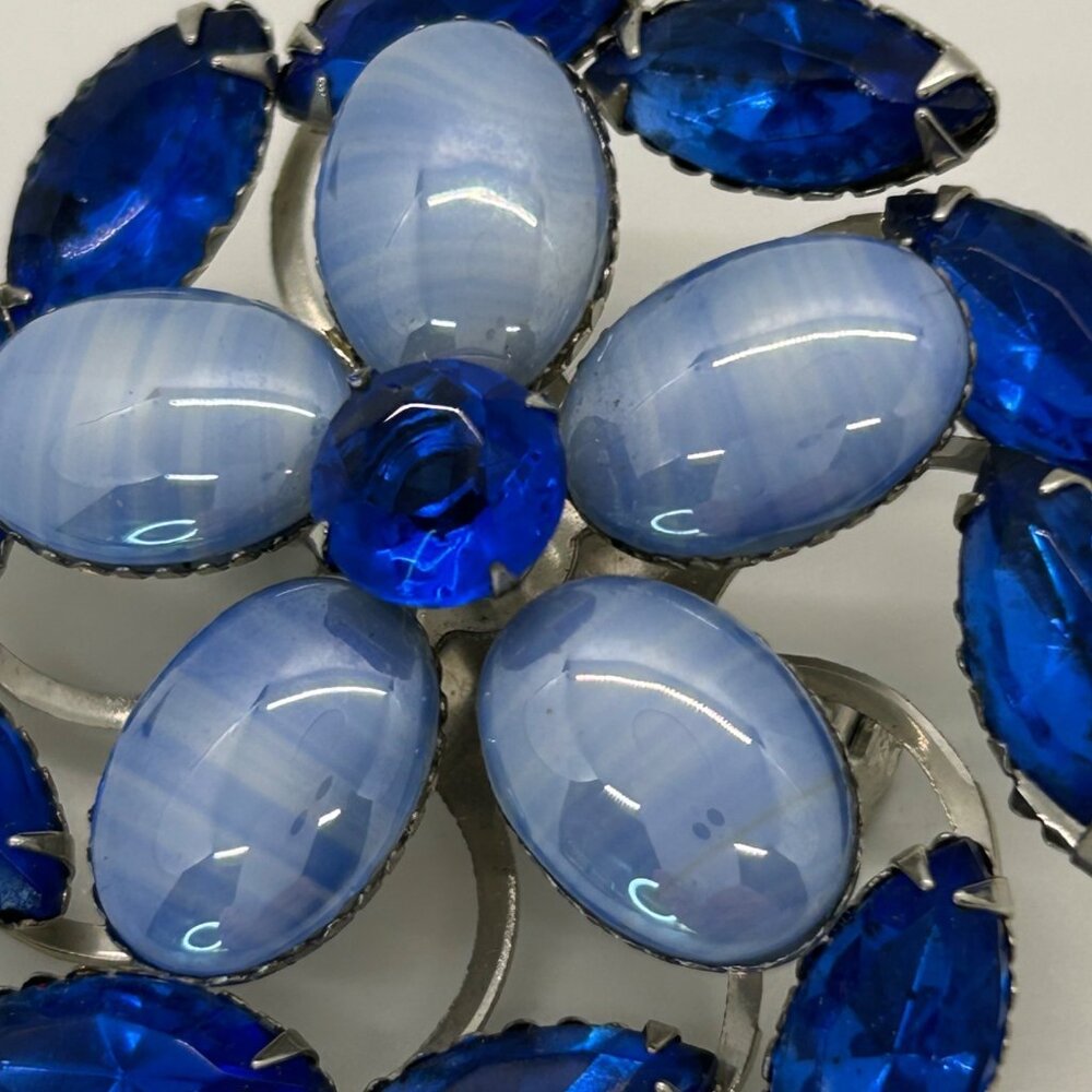 Vintage Blue Cabochon Brooch Rhinestone Floral Acrylic Plastics1940s-1950s Rivet - Picture 15 of 15